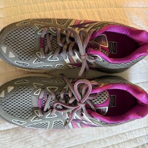 Brooks Women's Athletic Shoes in Gray and Purple